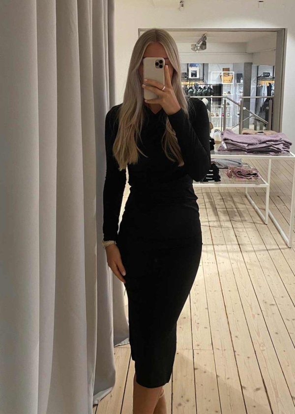 ArniMD dress - Black on Sale